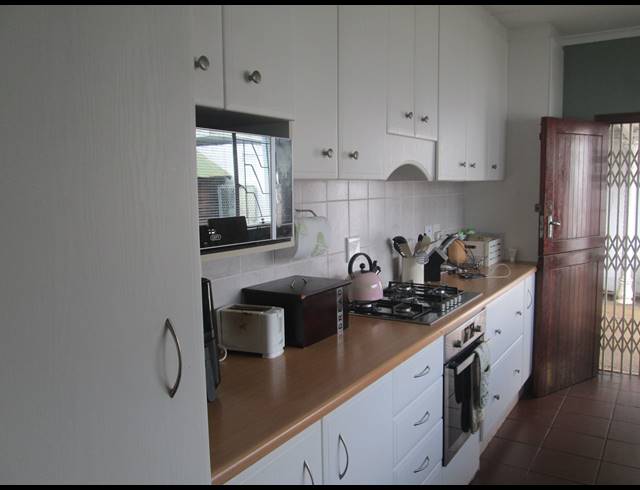 3 BEDROOM FREEHOLD SOLD IN HOWICK NORTH